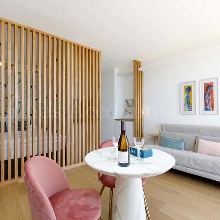 Apartment Kiss Cannes